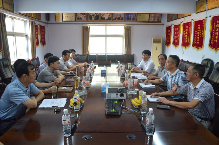 武安市政协政党界委员到公司进行走访调研.jpg